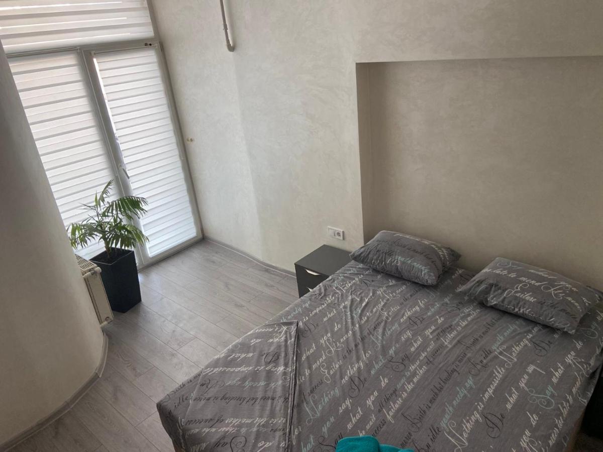 Kulisha 2Bedroom Apartment Near Opera House With Balcony Leópolis Exterior foto